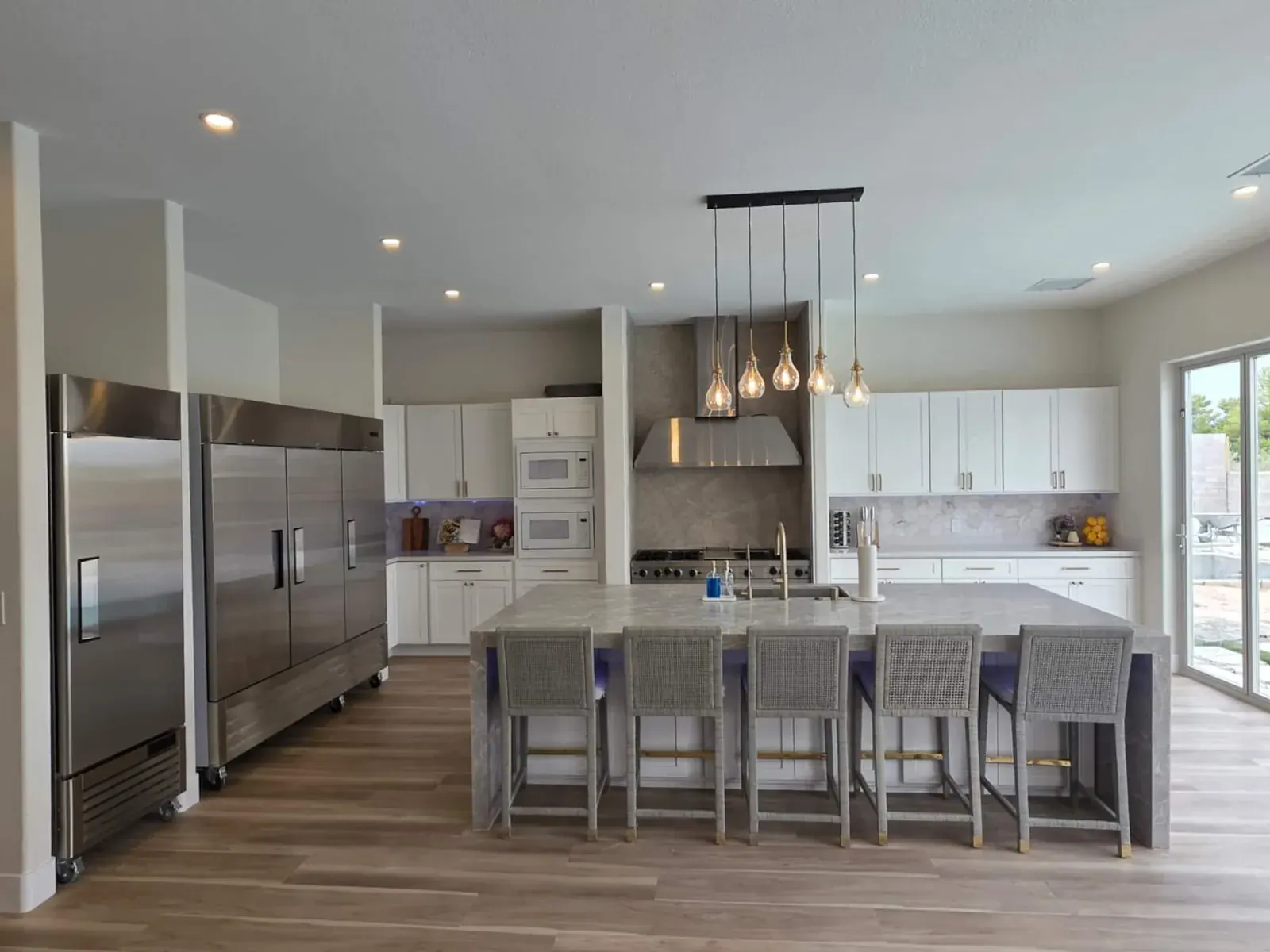 Chef’s kitchen with a 60-inch Viking range